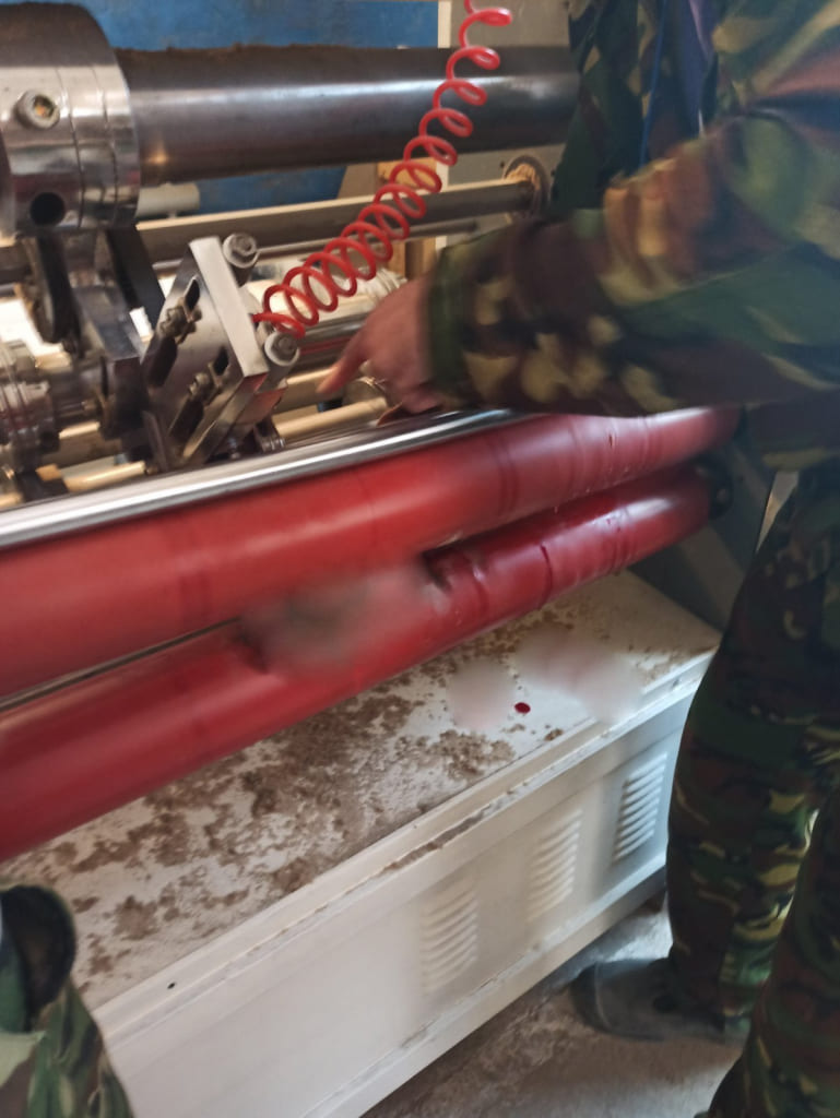 В Быхове руку мужчины зажало станком: помогли спасатели