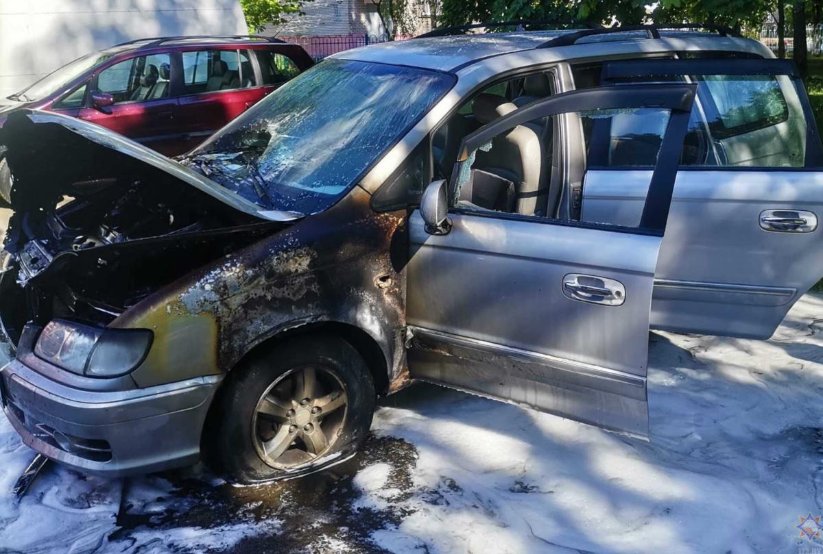 Автомобиль Hyundai Trajet горел в Могилеве