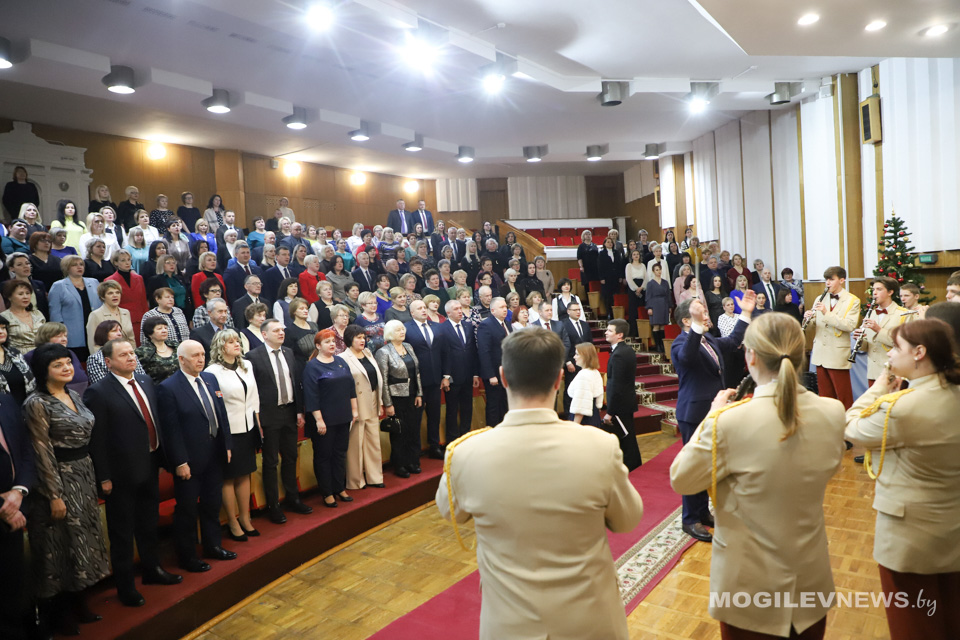 День работников социальной защиты и 105-летие образования органов по труду, занятости и соцзащиты отметили в Могилеве. Фото