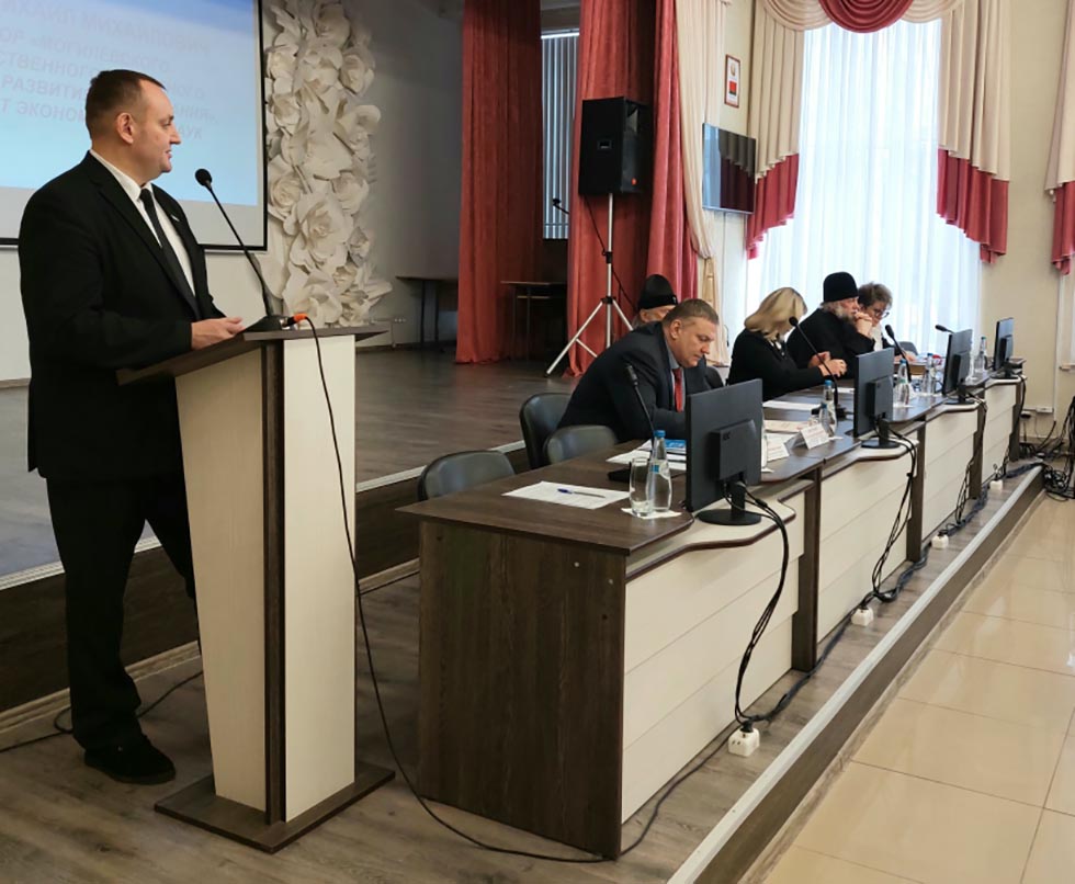 Тему духовности и патриотизма обсудили на диалоговой площадке в областном центре. Фото.