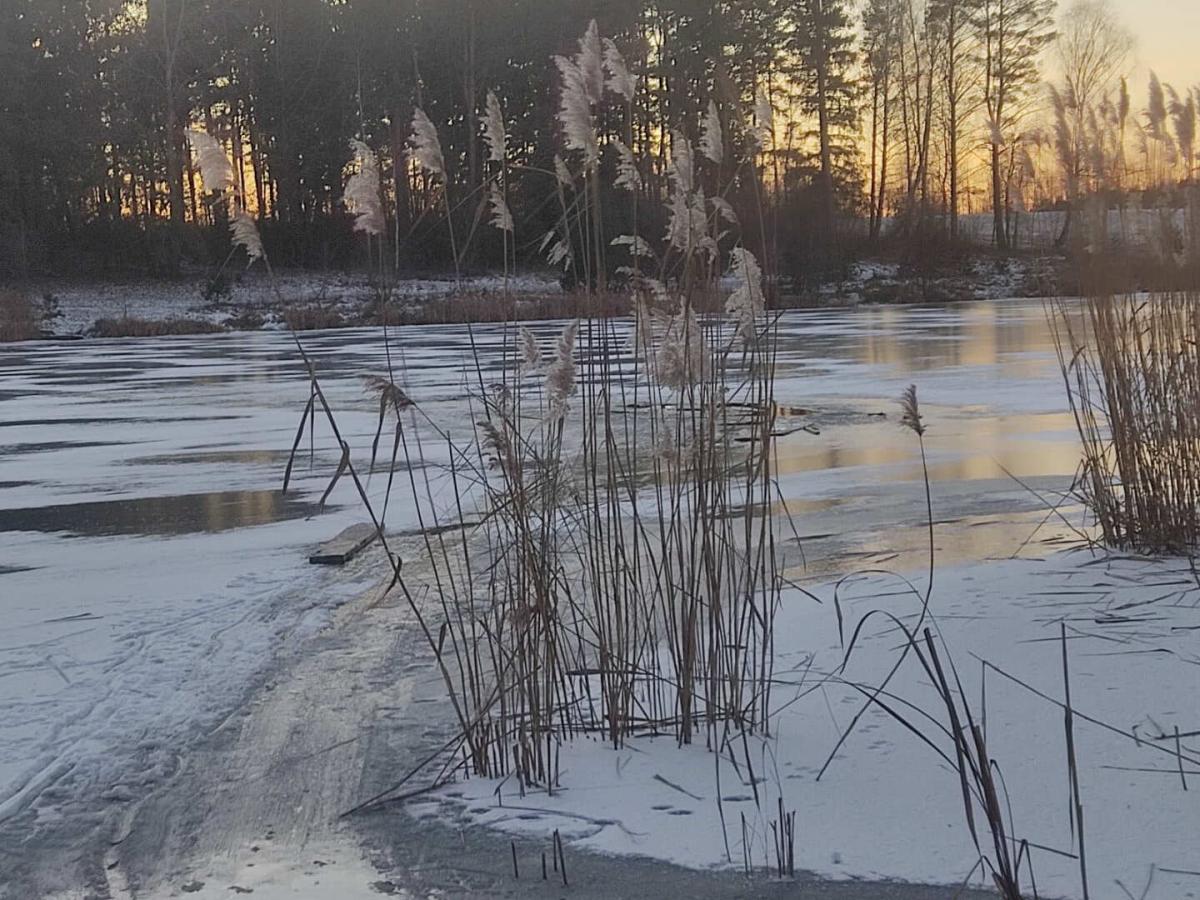В Могилевском районе под лед провалился рыбак