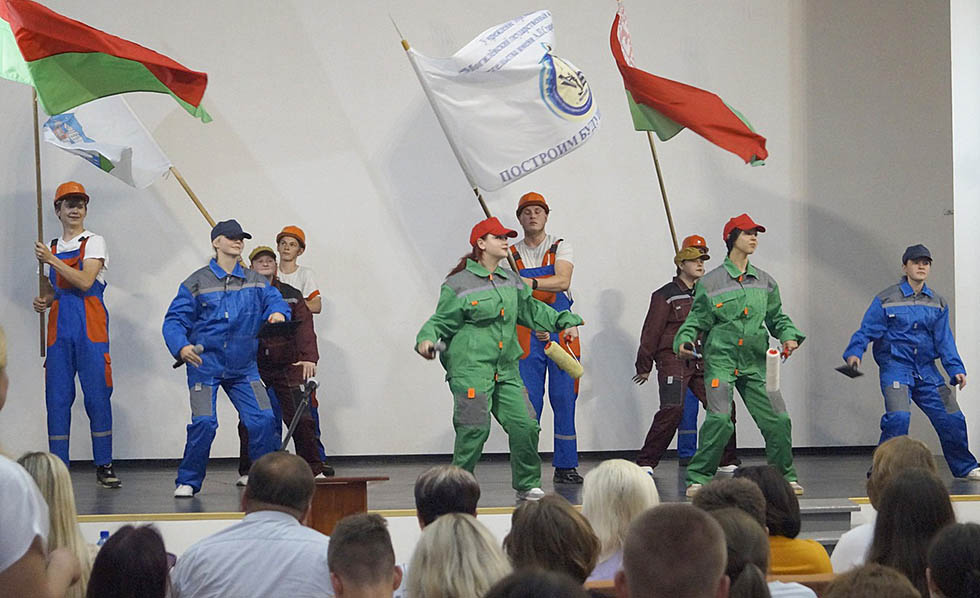 Более 200 школьников Могилева стали участниками мероприятия «Построим будущее вместе. Безопасное лето!». Фото