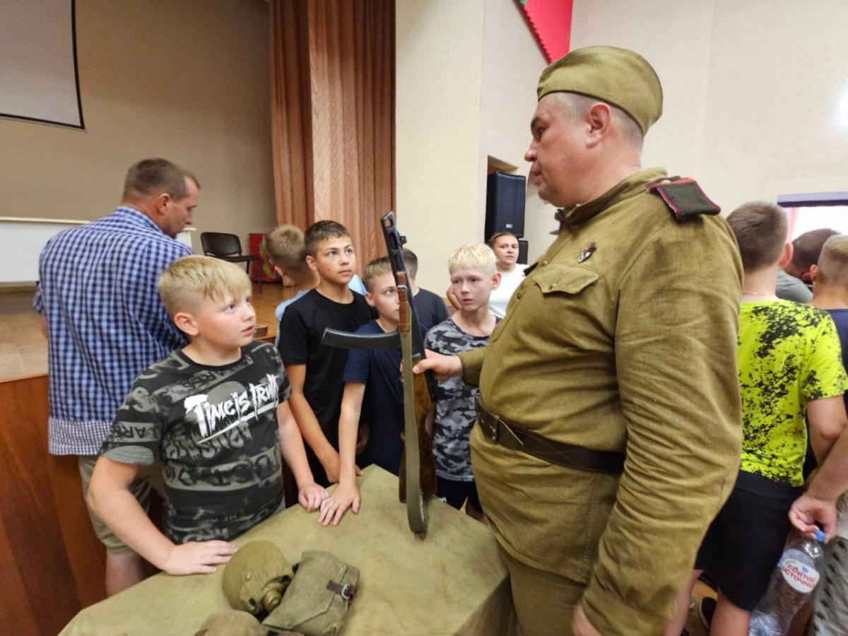 В оздоровительном лагере военно-патриотического профиля «Доблесть» прошла встреча с писателями
