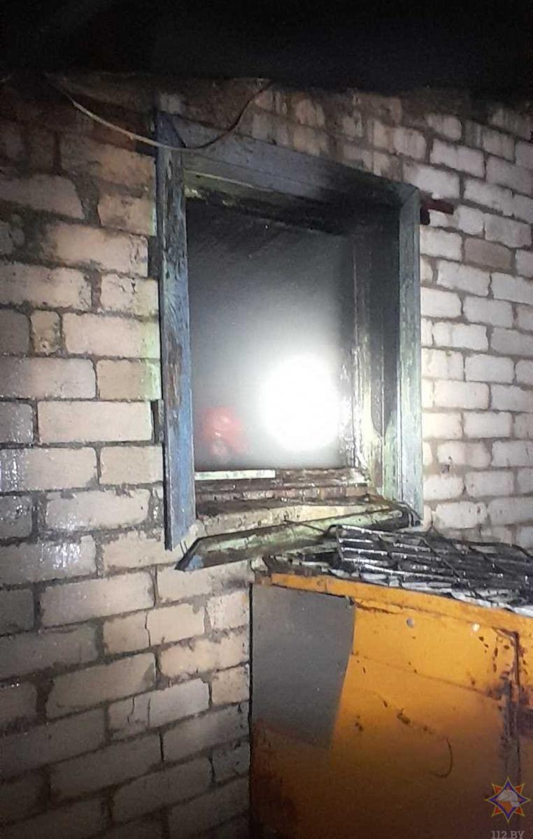 В Могилеве на пожаре соседи спасли пенсионера