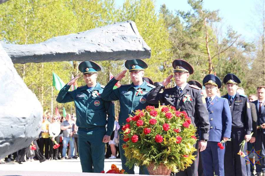 В Чаусском районе открыли мемориал в честь героев, павших в боях на Проне