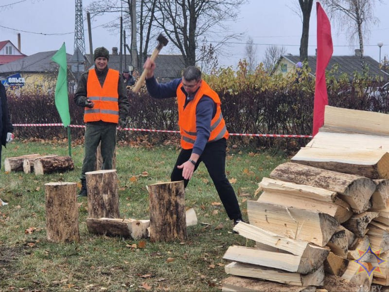 В Кличеве прошел чемпионат по колке дров