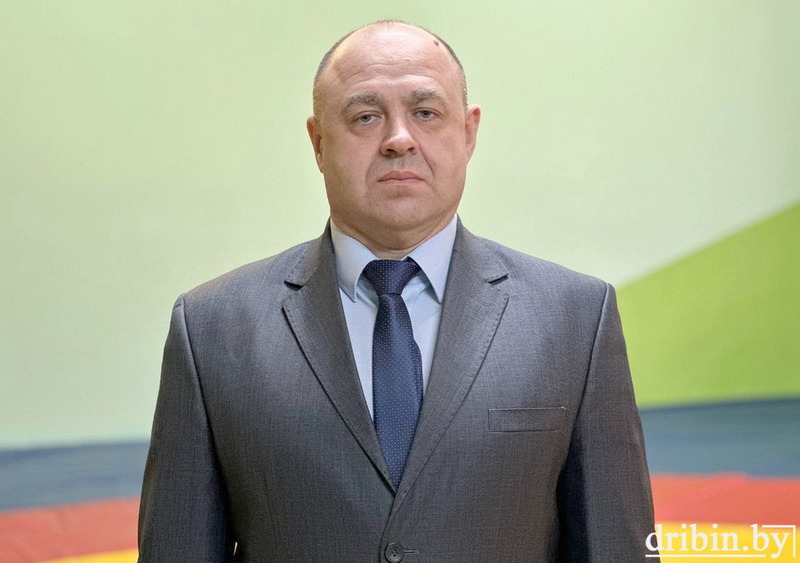 Звание «Человек года» присвоено тренеру по спорту в секции по вольной борьбе Дрибинского ЦФОР Александру Коробову