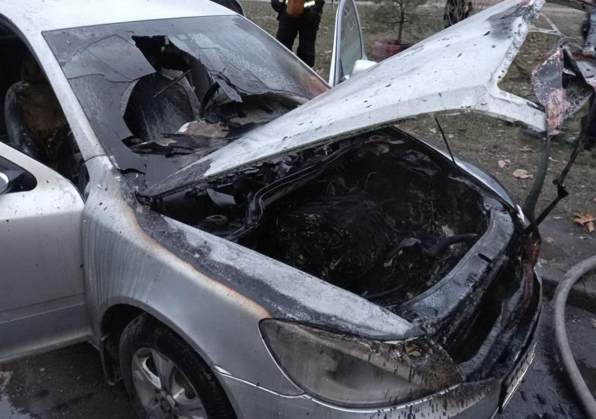 На улице в Могилёве горел автомобиль