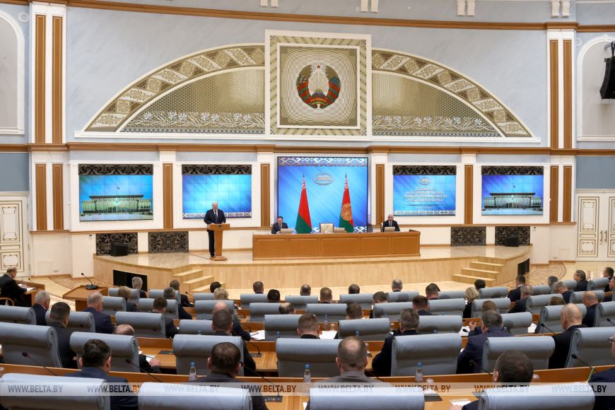"Почему тормозим? Почему не делаем?" О каких проблемах в промышленности рассказал Лукашенко