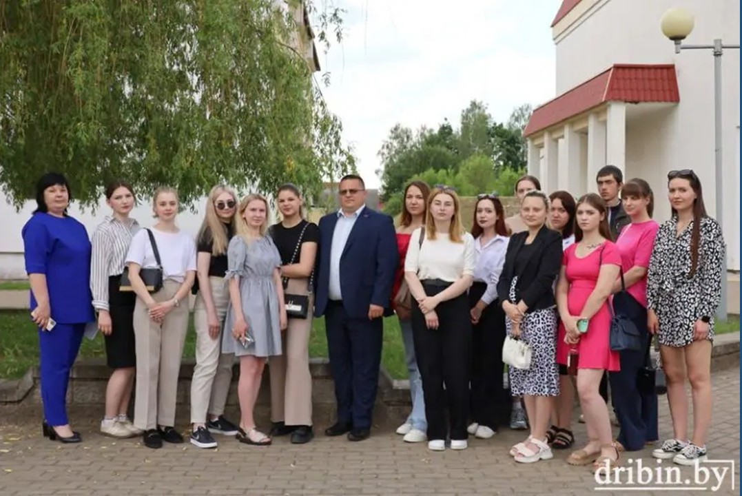 Руководство Дрибинского района встретилось с молодыми специалистами