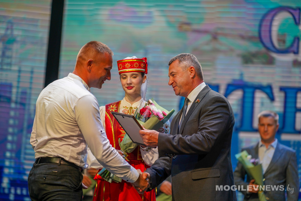 Торжественное собрание ко Дню строителя прошло в Могилеве. Фото