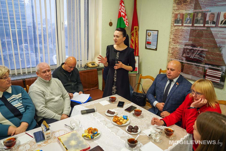 Член Совета Републики Ирина Петрусевич в рамках акции «От всей души» поздравила ветеранский актив Могилева с наступающими новогодними праздниками