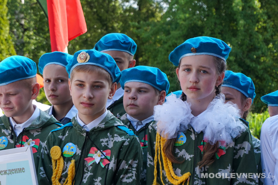 Квиз, смотр строя и полоса препятствий: областная спортивно-патриотическая игра «Зарничка» состоялась в Могилеве