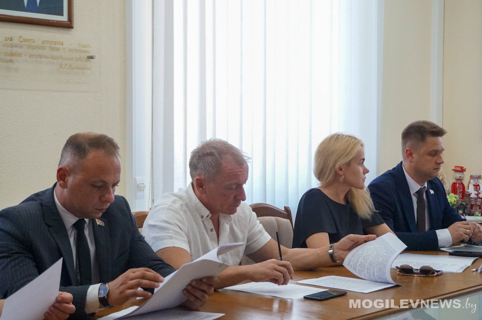 Заседание постоянной комиссии по вопросам социальной сферы, социальной защиты граждан и делам молодежи Могилевского областного Совета депутатов двадцать девятого созыва состоялось в Могилевском облисполкоме