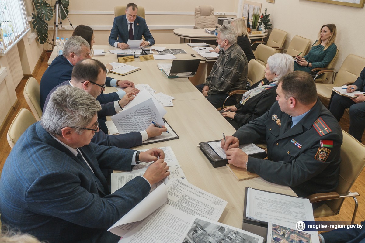 Земельный спор рассмотрел на личном приеме граждан председатель облисполкома