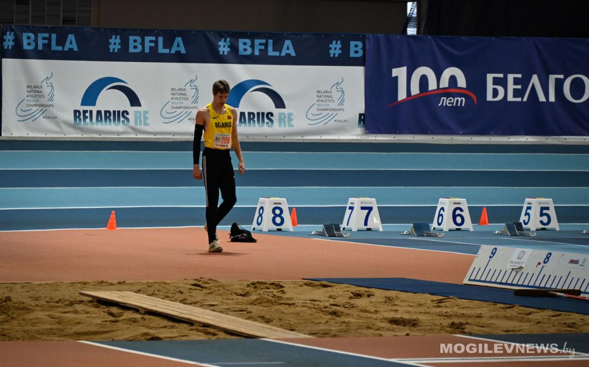 Республиканские соревнования по легкой атлетике собрали около 400 участников в спорткомплексе «Олимпиец»