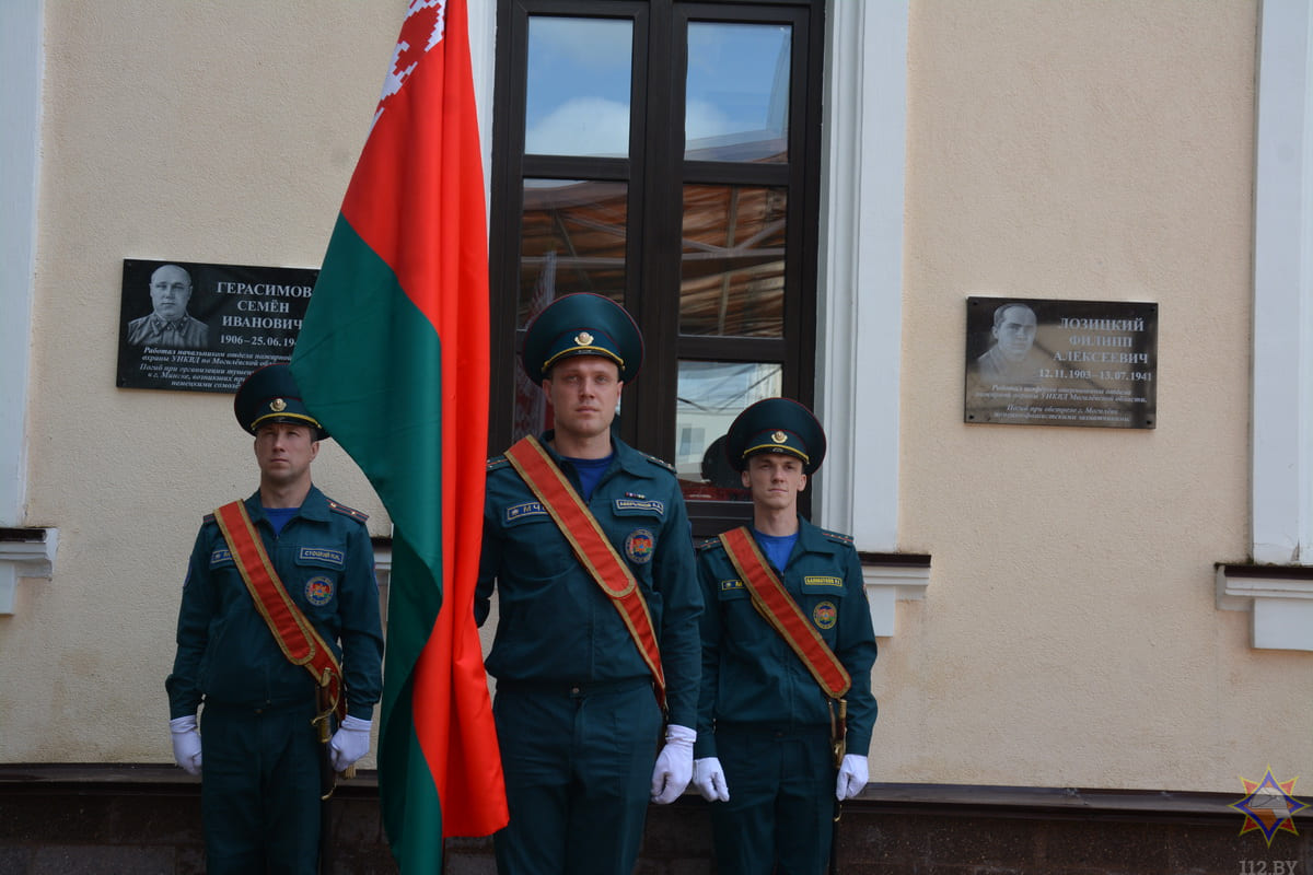 Торжественное открытие мемориальной доски прошло на Пожарном переулке