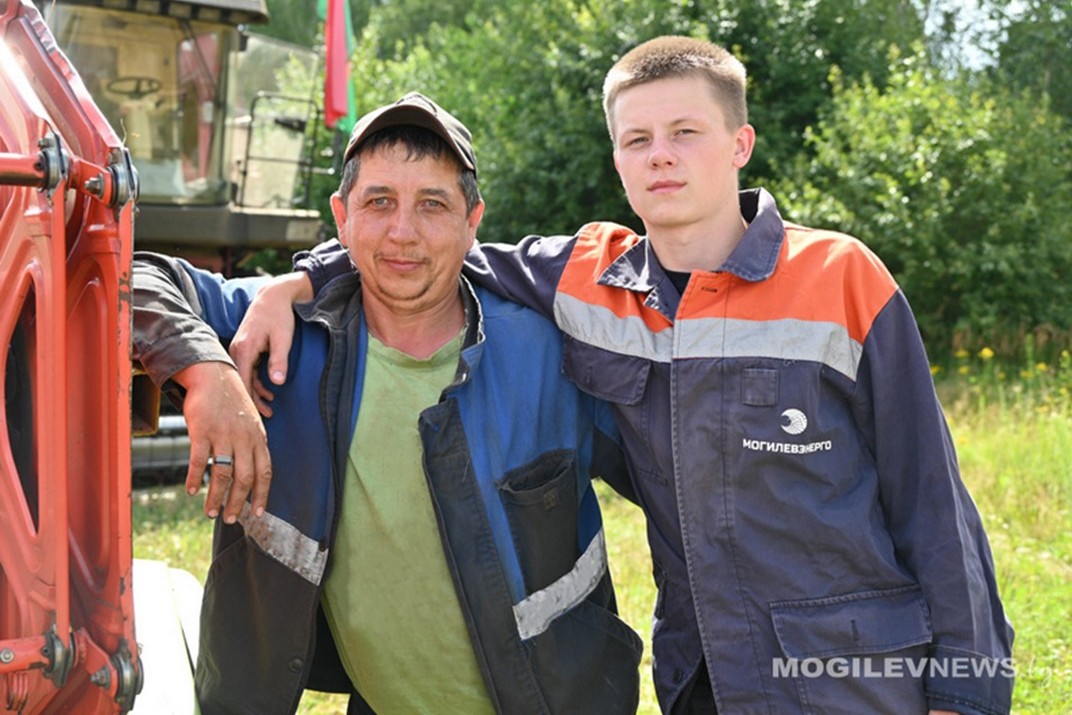 Плечом к плечу в филиале «Вендорож» РУП «Могилевэнерго» работает в поле семейный экипаж Егоровых