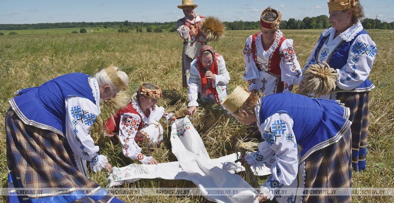 В Кричевском районе провели обряд «Зажинки»