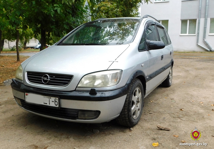 После конфликта с начальником мужчина повредил его автомобиль