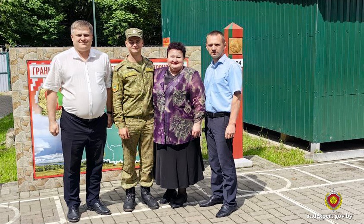 Руководство управления ГКСЭ по Могилевской области поддерживает сотрудников, служащих в армии