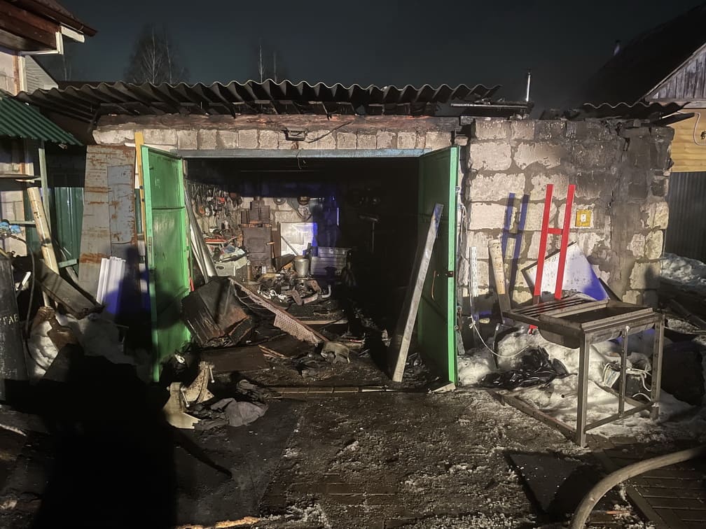 На улице 30 лет Победы в Могилёве горел гараж