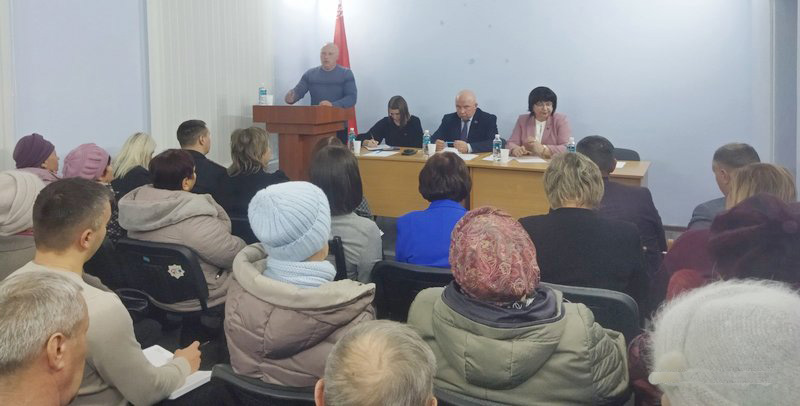 Хотят видеть город лучше: на Кричевщине продолжаются встречи руководства района с населением