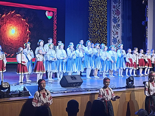 Отчетный концерт фольклорного ансамбля "Карагод" прошёл в Могилёвском областном центре творчества