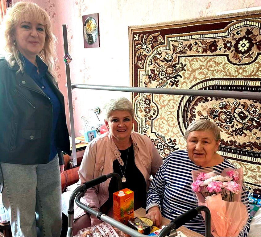 Узницу фашистских концлагерей Людмилу Хмель поздравили с Днем Победы