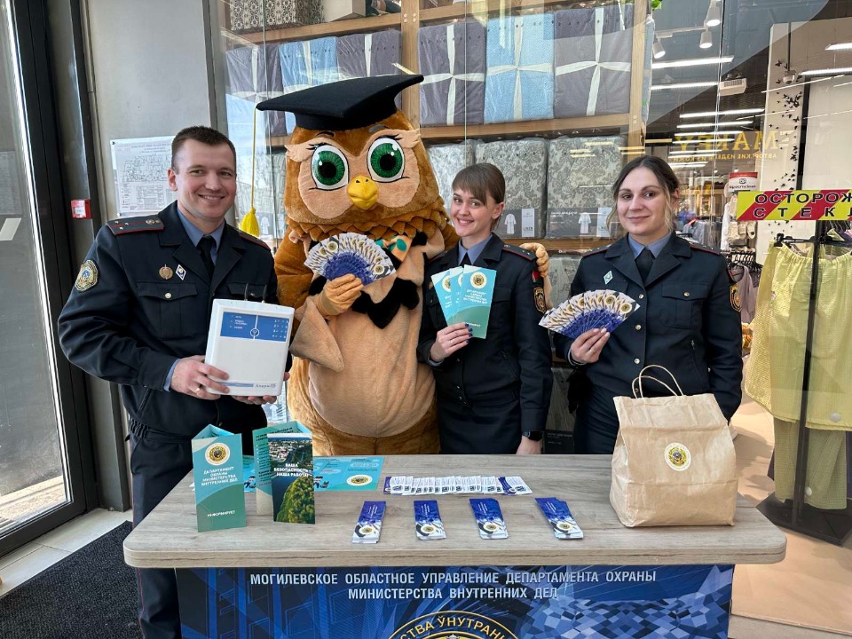 Сотрудники Департамента охраны провели акцию, направленную на профилактику квартирных краж