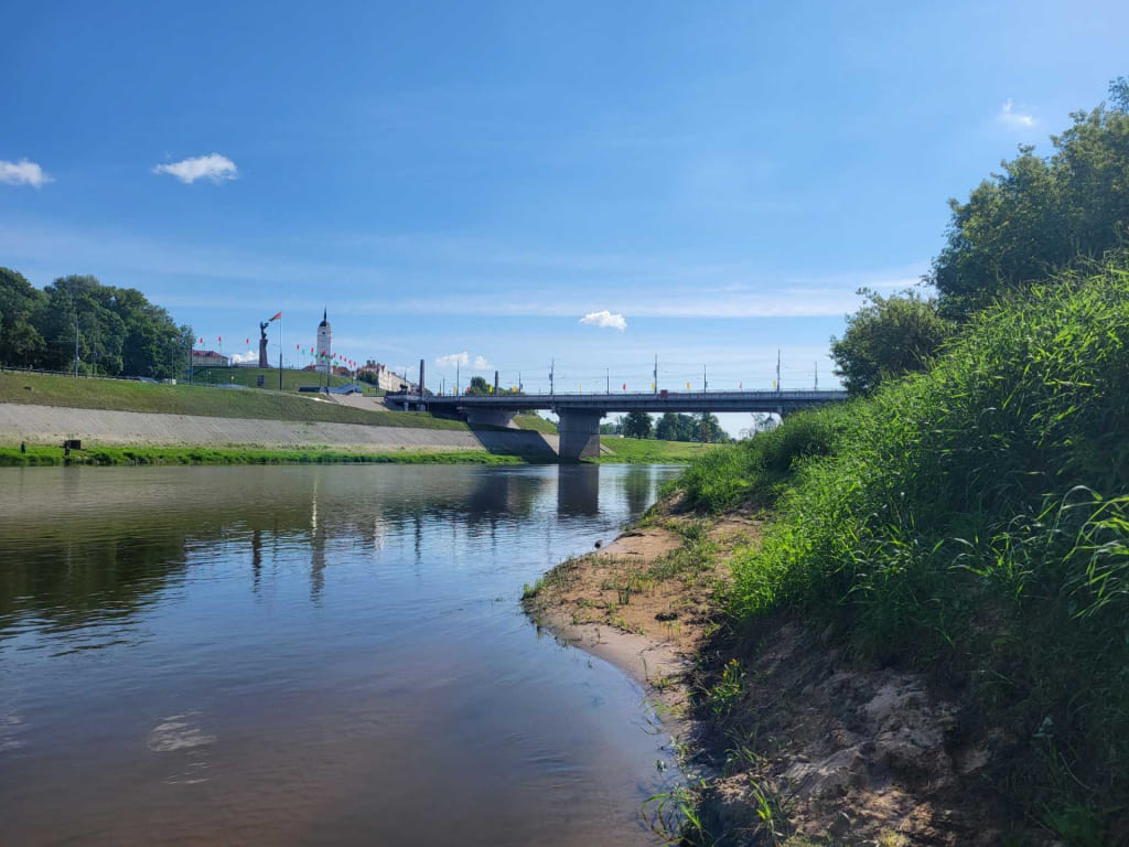 В Могилеве мужчина прыгнул с моста, его спас очевидец