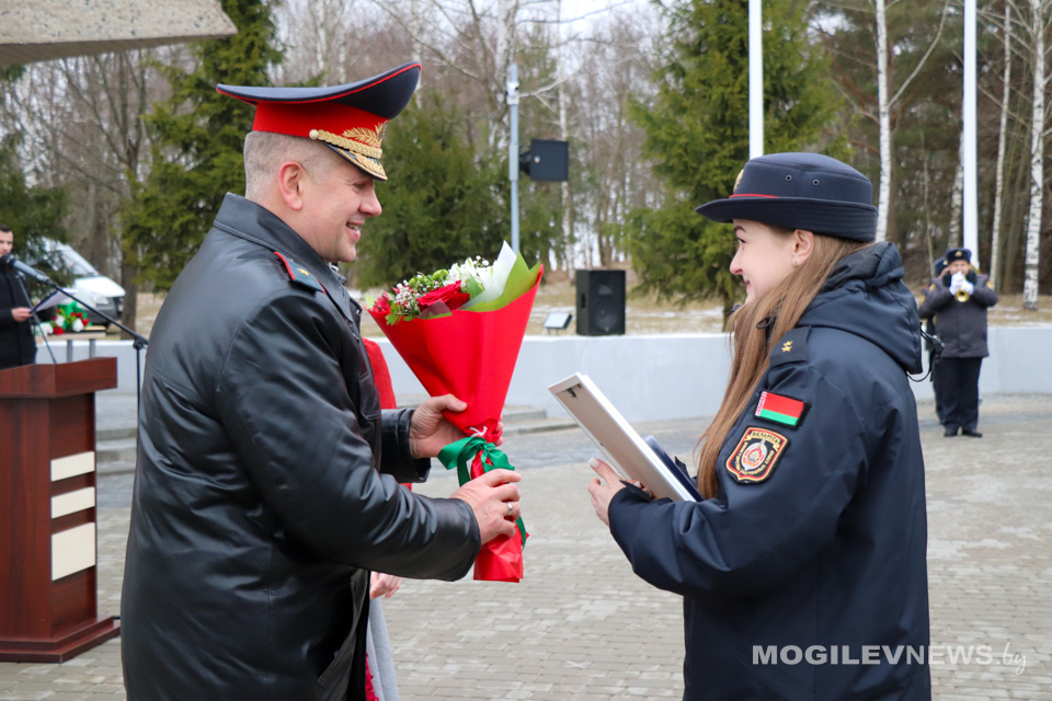 Лучших сотрудников органов внутренних дел Могилевщины чествовали на мемориальном комплексе в д.Гаи. Фото