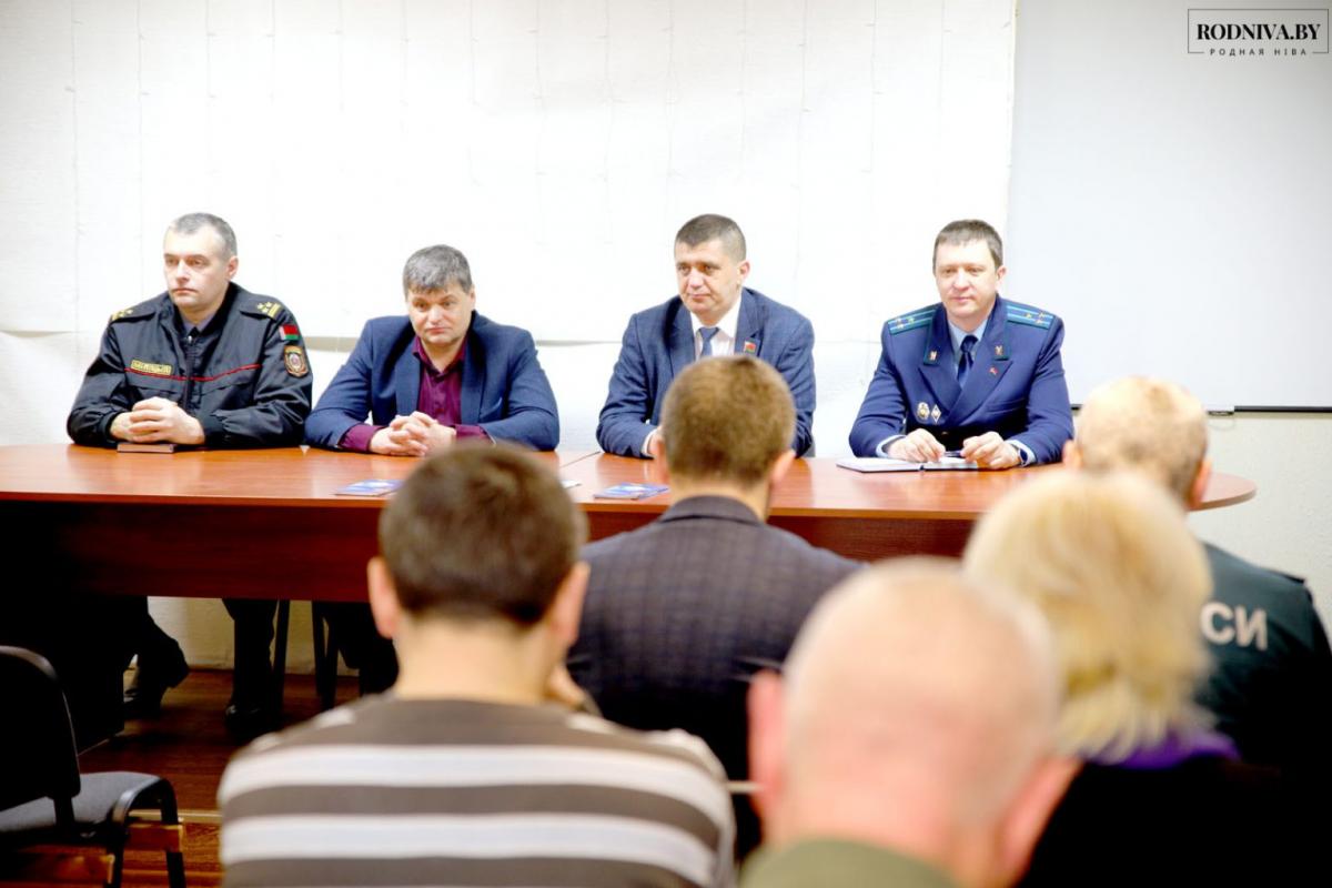 Глава Климовичского района Дмитрий Хайновский провел встречу в УКП «Коммунальник»