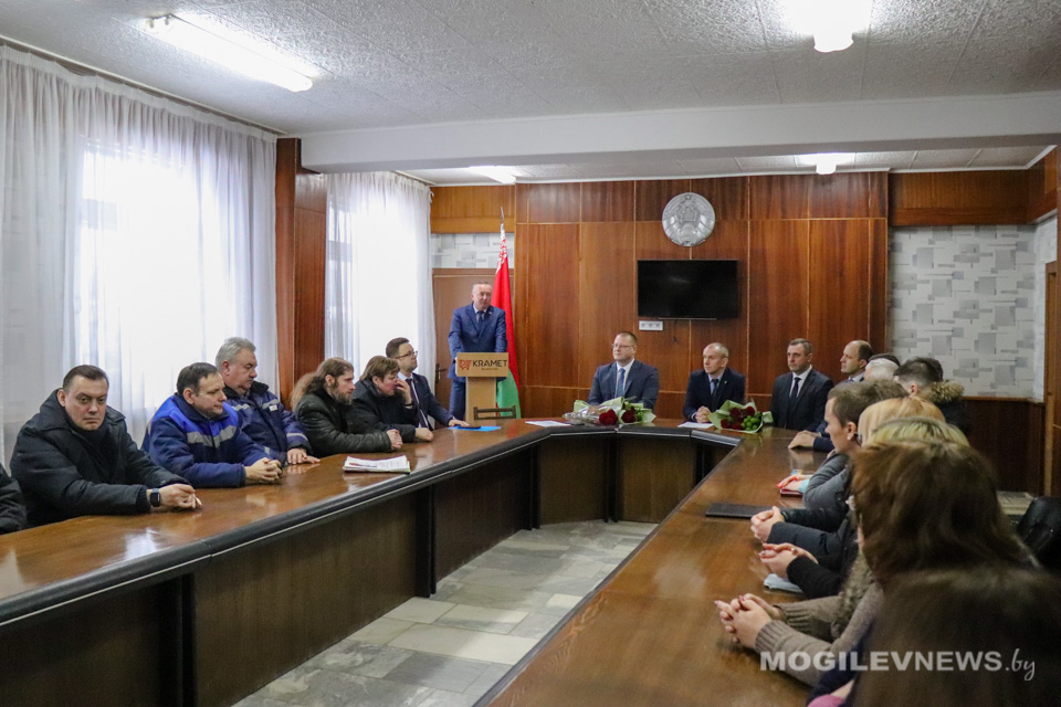 Помощник Президента – инспектор по Могилевской области Леонид Мартынюк встретился с коллективом ОАО «Красный металлист». Фото