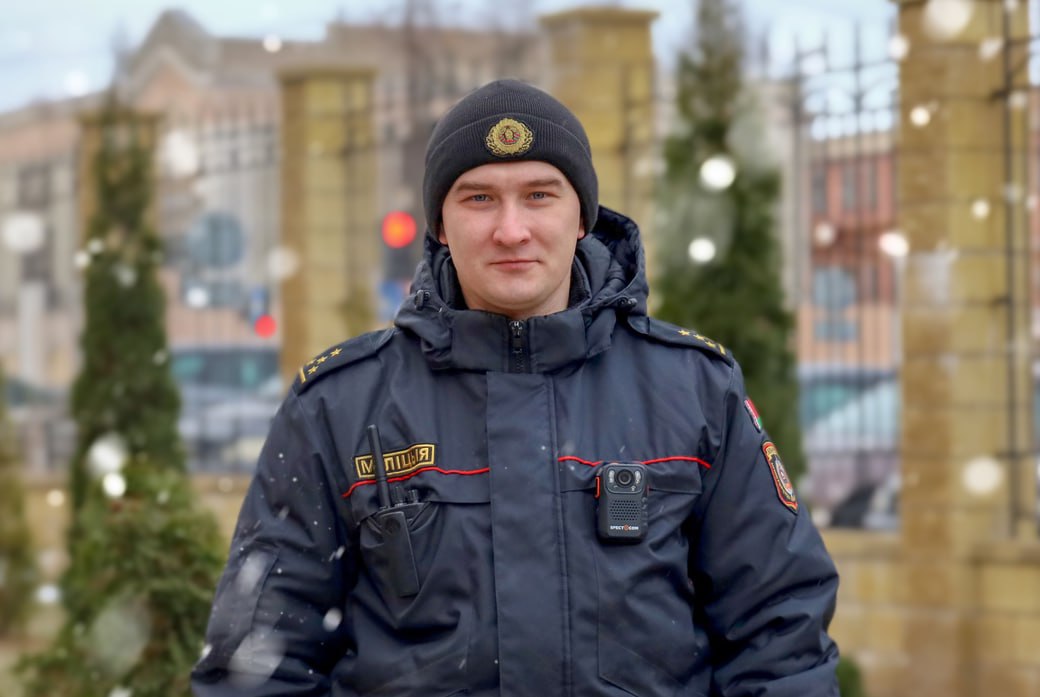 Милиционер в Могилеве помог парню, который лишился денег