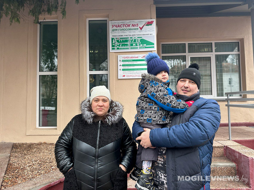 За уверенность в завтрашнем дне проголосовала супружеская пара. Фото