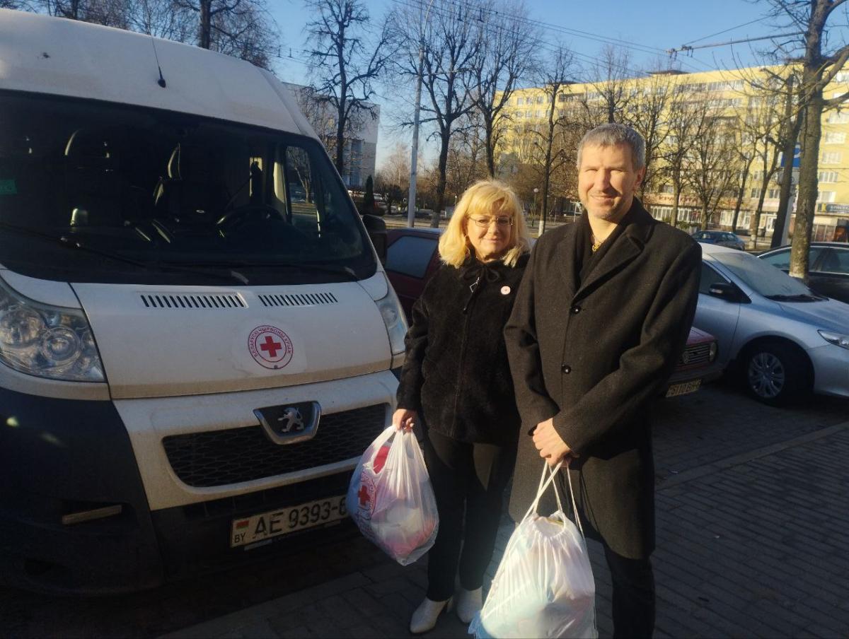 Могилевская областная организация Белорусского Красного Креста подготовила подарки для женщин-мигрантов