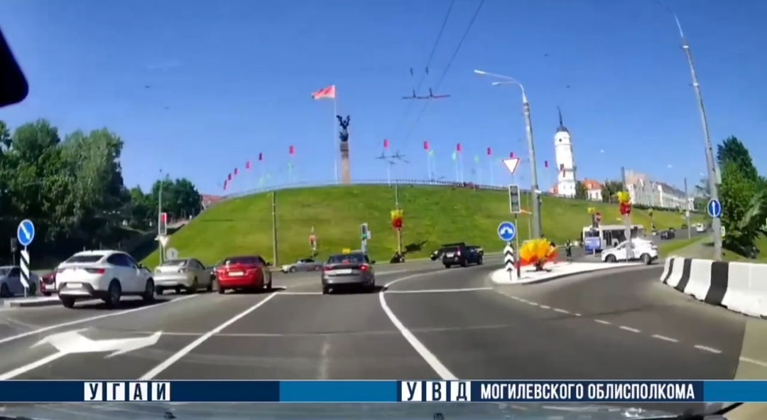 На перекрестке проспекта Пушкинского и улицы Челюскинцев изменена организация дорожного движения