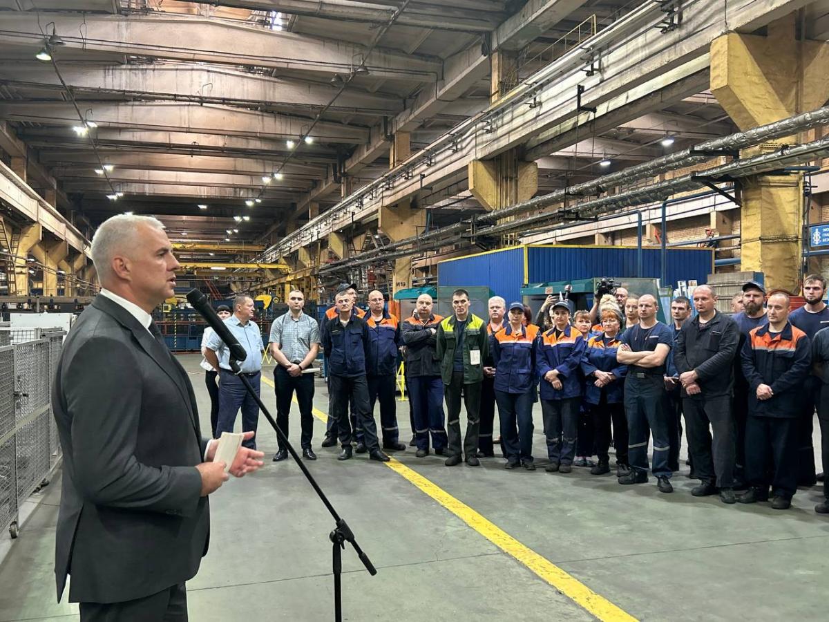 Сергей Чертков провел Единый день информирования на ОАО «Могилевлифтмаш». Фото