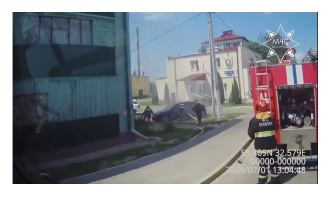 Пожар автомобиля тушили в Хотимске