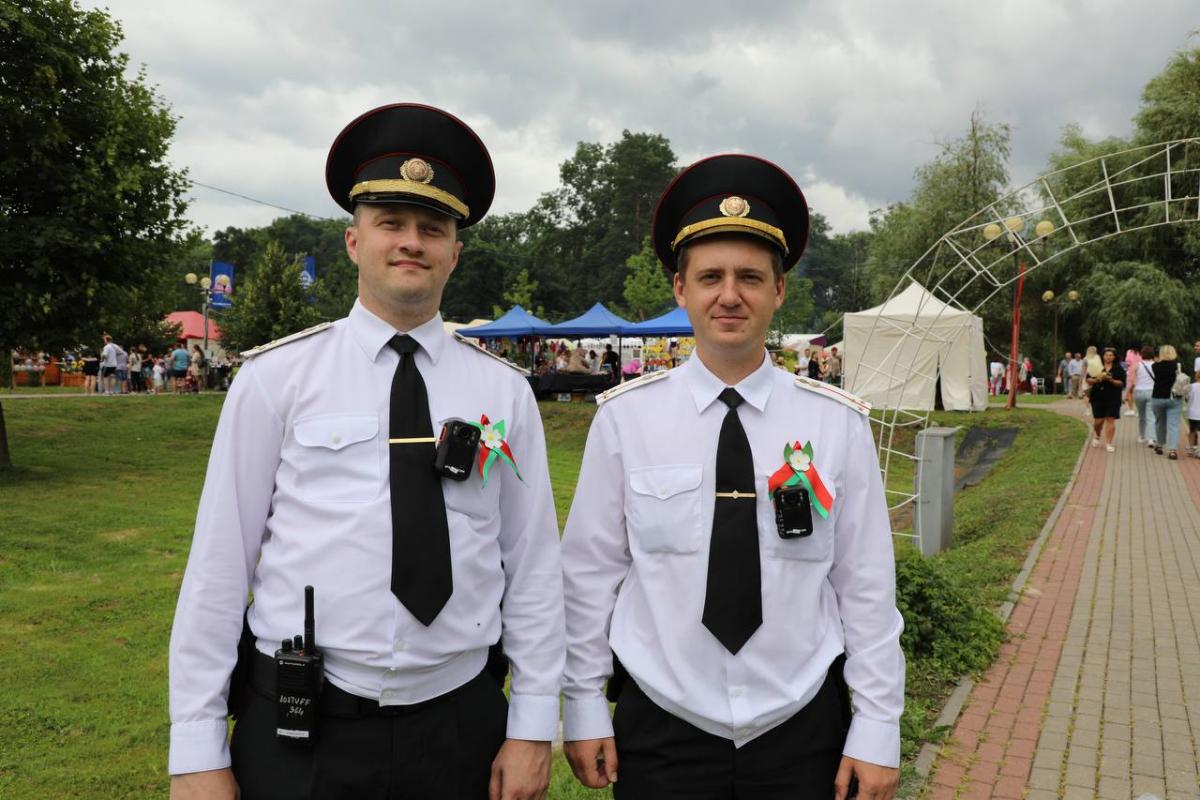 День Независимости в Могилеве: сотрудники милиции несут службу на праздничных мероприятиях