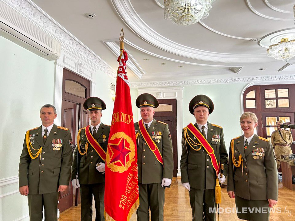 80-летие со дня своего образования отметила 2783-я ордена Красной Звезды база хранения бронетанкового имущества. Фото