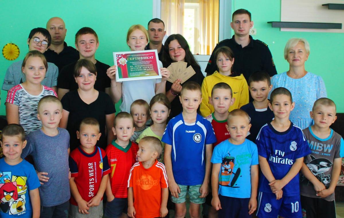 Сотрудники специального батальона ППСМ имени  К.Г. Владимирова оказали помощь детям