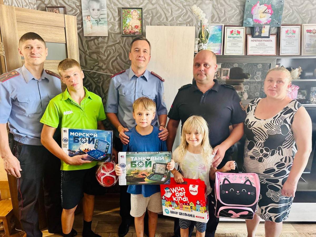 Бобруйские милиционеры приняли участие в благотворительной акции в преддверии 1 сентября