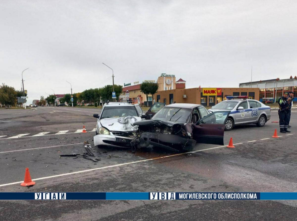 В Белыничах Audi не уступил дорогу автомобилю Lada