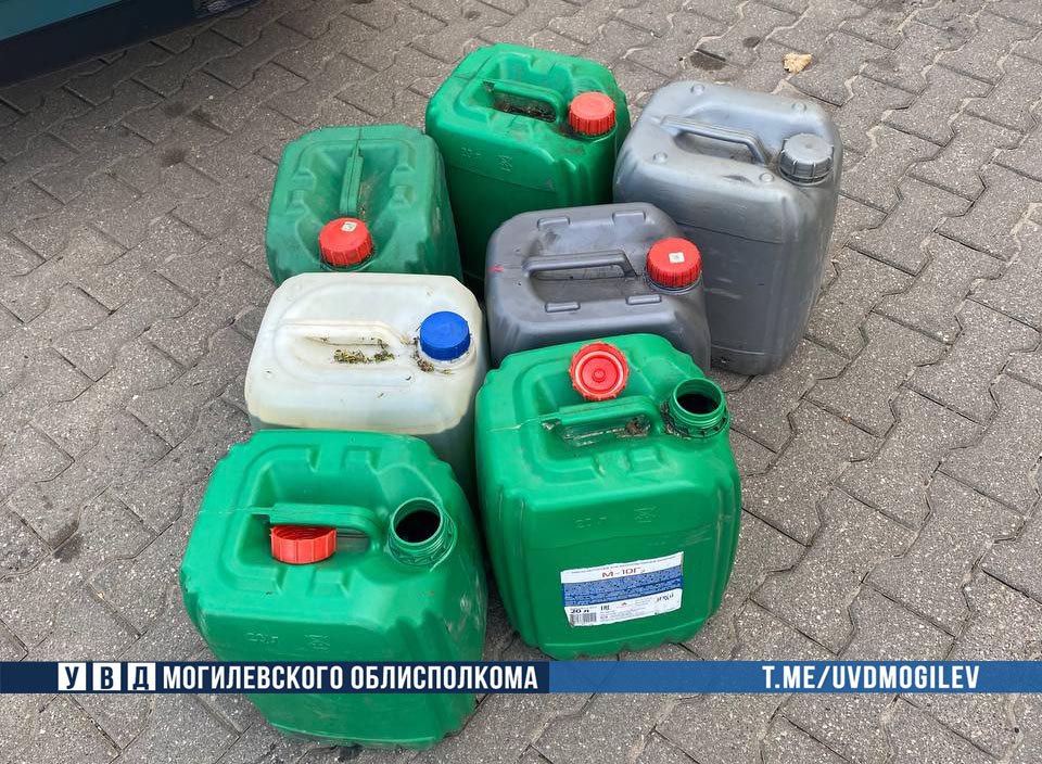 В Горках супруги воровали дизтопливо с предприятия