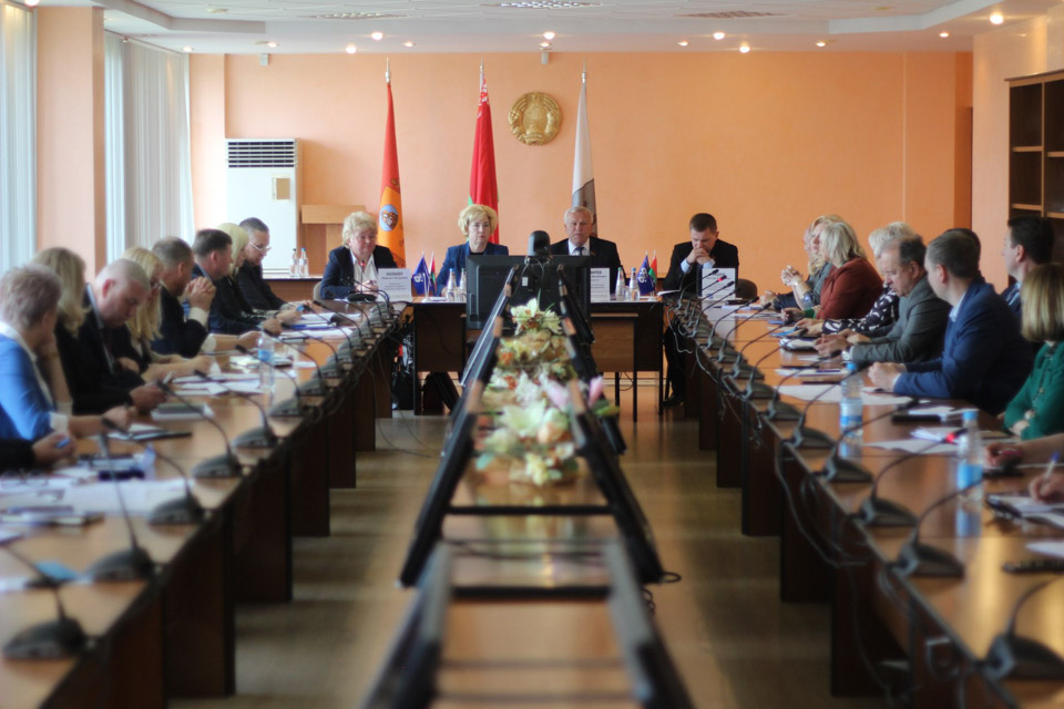 О необходимости коллективных договоров говорили на выездном президиуме областного профобъединения