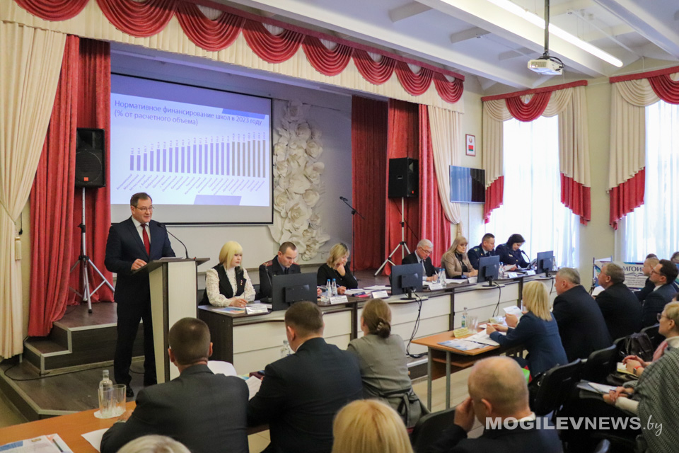 Итоговая коллегия главного управления по образованию и комиссии по делам несовершеннолетних Могилевского облисполкома состоялась в областном институте развития образования. Фото