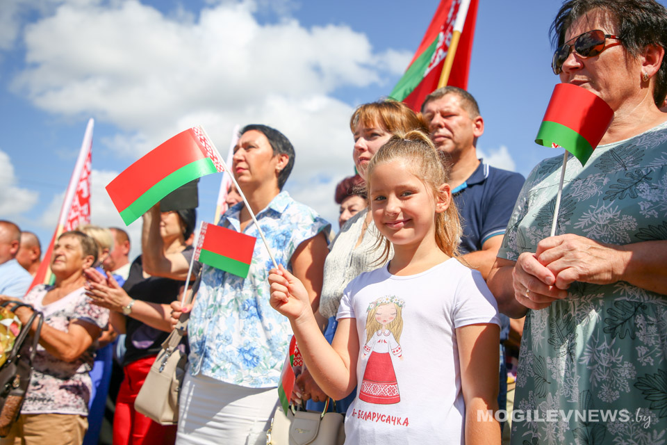 Шклов отмечает 100-летие: открыт памятный знак и заложена капсула времени