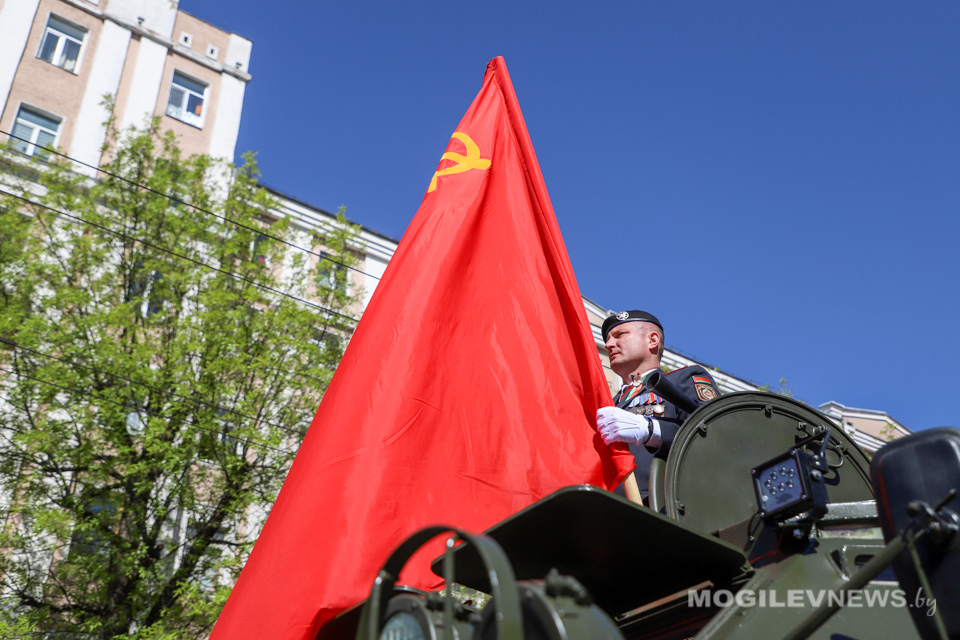 Шествие поколений "Беларусь помнит" на улицах Могилева. Фото